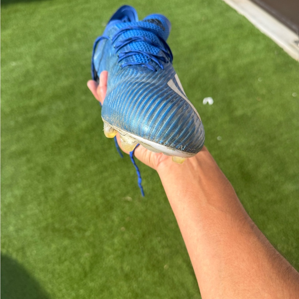 Blue Adidas X 19.1 soccer cleats - Picture 7 of 17